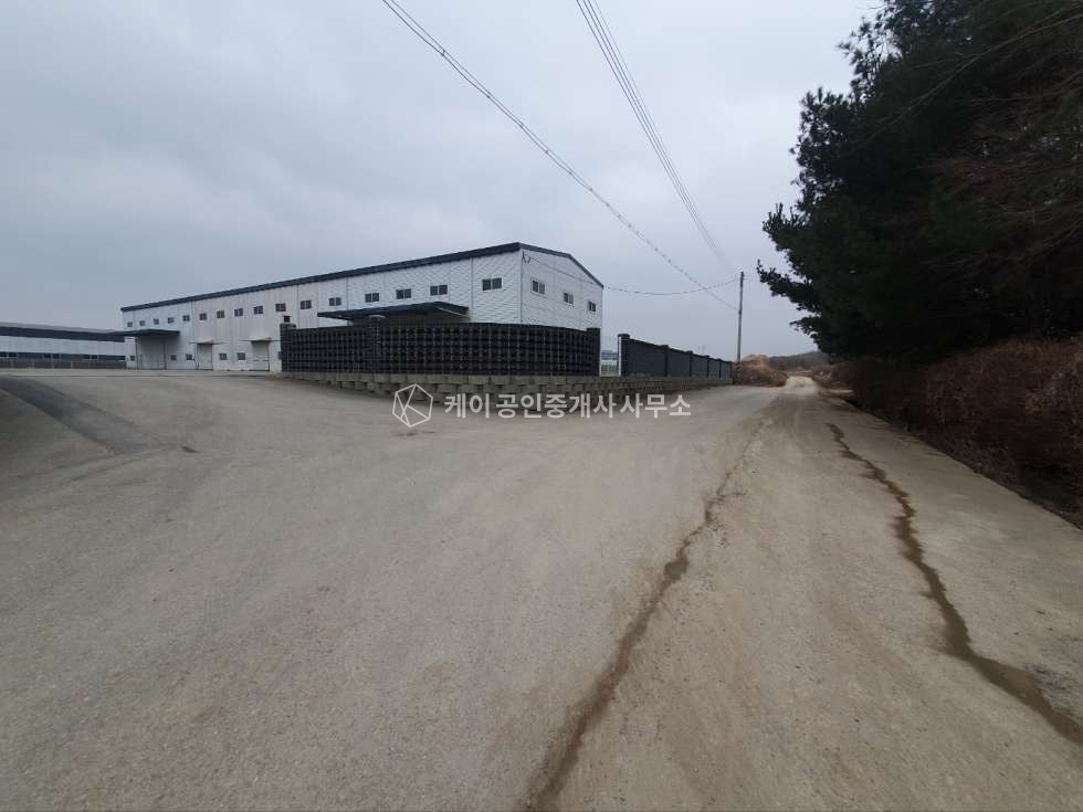 경기 김포시 월곶면 군하리 1동 통360평, 층고 10.2m, 특대형마당, 추레라 진입및 회차가능 월세 매물번호 11696 사진 9