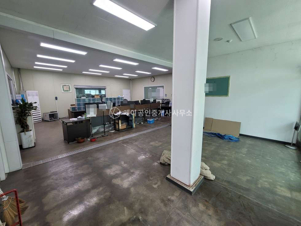 경기 파주시 탄현면 법흥리 2차선변, 연 1650평 단독공장, 단독마당, 40피트 츄레라 가능, 2층 대형차 별도진입, 직원 주차 넉넉 월세 매물번호 10826 사진 12