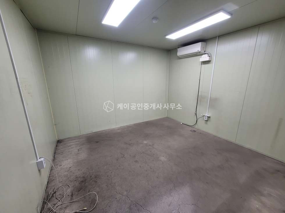 경기 파주시 상지석동 1동 설문ic 1분, 준신축급 통건물 212평 창고, 내부사무실, 내부 남녀구분화장실, 공동마당 사용 월세 매물번호 11713 사진 5