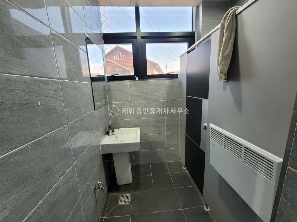 경기 파주시 상지석동 1동 설문ic 1분, 준신축급 통건물 212평 창고, 내부사무실, 내부 남녀구분화장실, 공동마당 사용 월세 매물번호 11713 사진 6