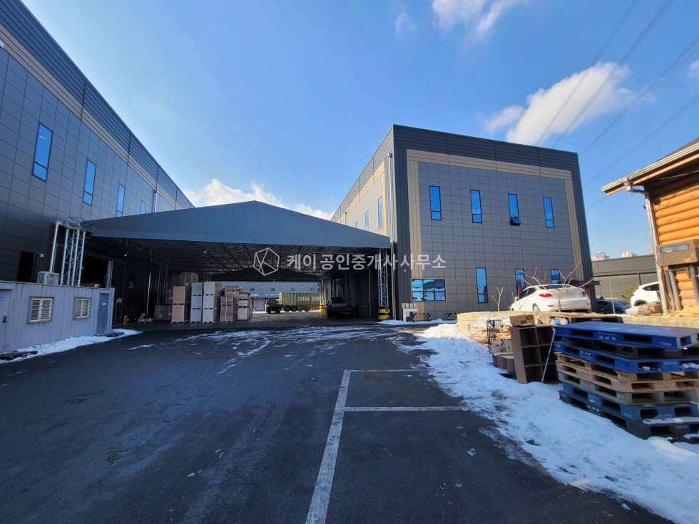 경기 파주시 상지석동 1동 설문ic 1분, 준신축급 통건물 212평 창고, 내부사무실, 내부 남녀구분화장실, 공동마당 사용 월세 매물번호 11713 사진 12