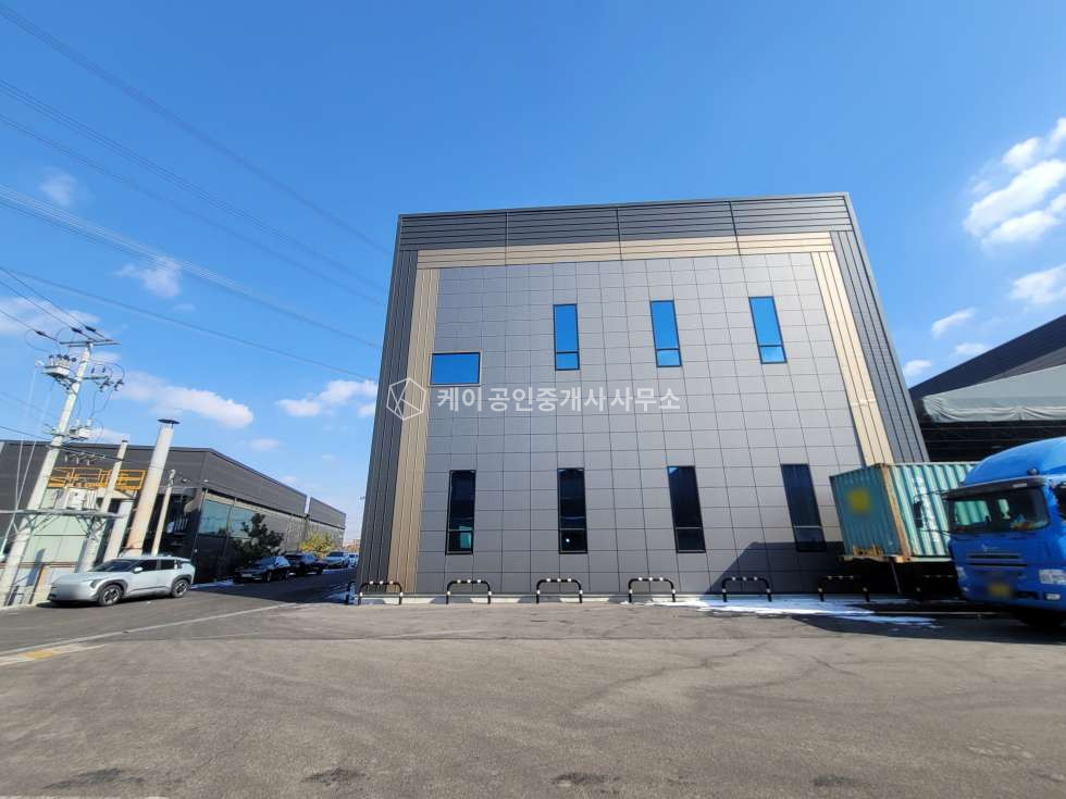 경기 파주시 상지석동 1동 설문ic 1분, 준신축급 통건물 212평 창고, 내부사무실, 내부 남녀구분화장실, 공동마당 사용 월세 매물번호 11713 사진 16