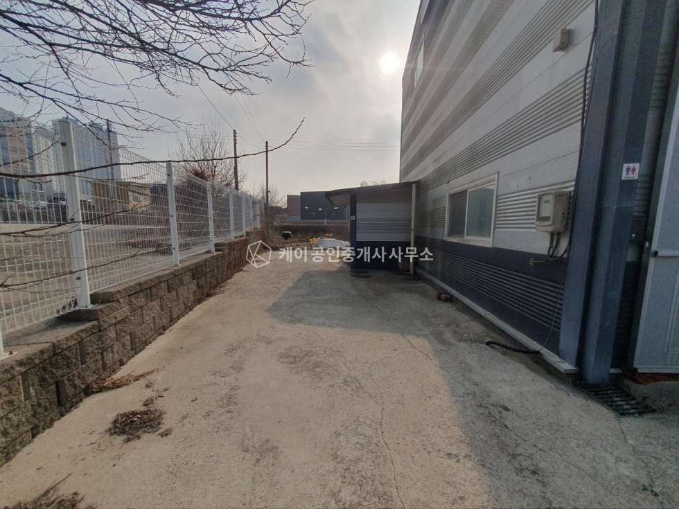 경기 김포시 양촌읍 구래리 2종근생, 단독마당, 실 사용면적 114평, 층고 9m, 관리 잘 되어있음 매매 매물번호 11755 사진 5