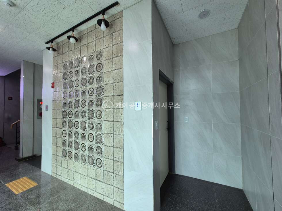 경기 고양덕양구 내유동 68평1층창고, 통일로대로변접, 주차공간넉넉, 남여구분화장실,깨끗한 내부 월세 매물번호 11782 사진 4