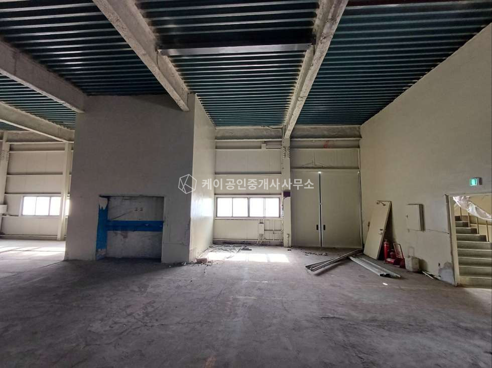 인천 남동구 고잔동 남동공단 대형 공장 사옥, 대지 2900평, 연면적 2600평, 지하철역 도보 10분 월세 매물번호 11785 사진 11