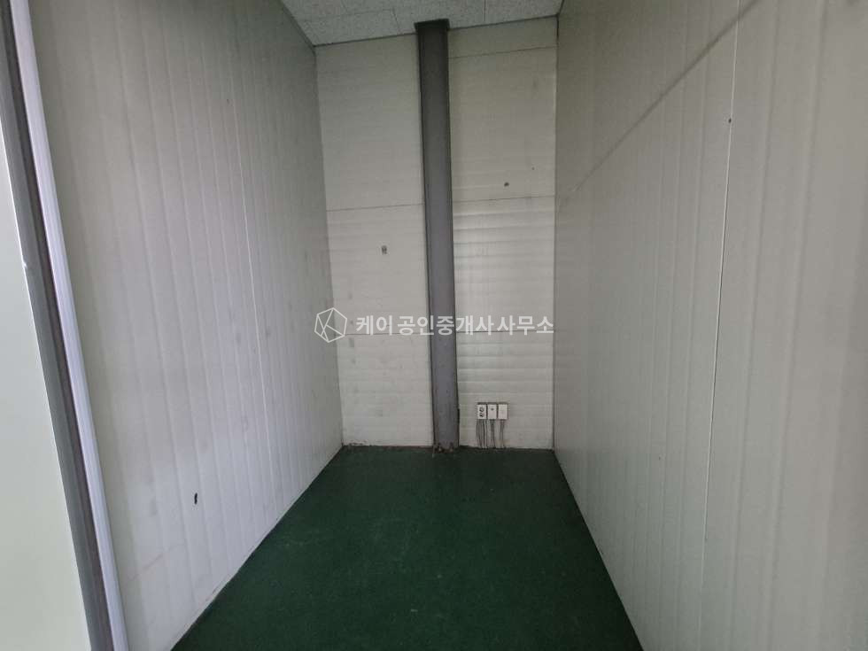 경기 고양일산동구 설문동 고봉로 접한 65평창고, 주차공간넉넉, 대형차량진입가능,설문ic1분 월세 매물번호 11812 사진 5