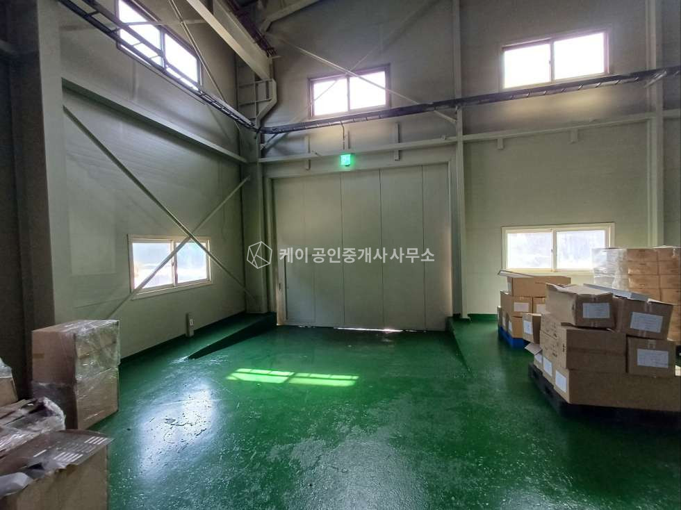인천 남동구 고잔동 C동 임대면적 150평, 5톤 호이스트, 층고 8M, 대형차 진입 가능, 바닥 에폭시 도장 공사 완료 월세 매물번호 11872 사진 5