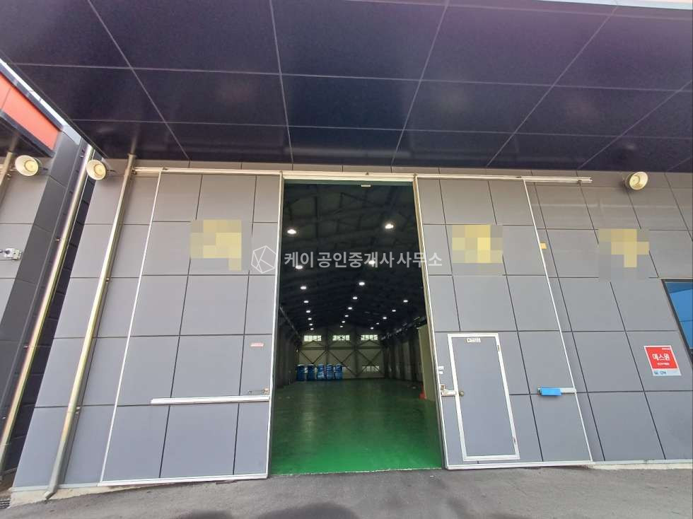 인천 서해구 원창동 C동 북항 인근, 230평 창고 공장, 사무실, 샤워실, 트레일러 내부 진입 가능 월세 매물번호 11880 사진 2