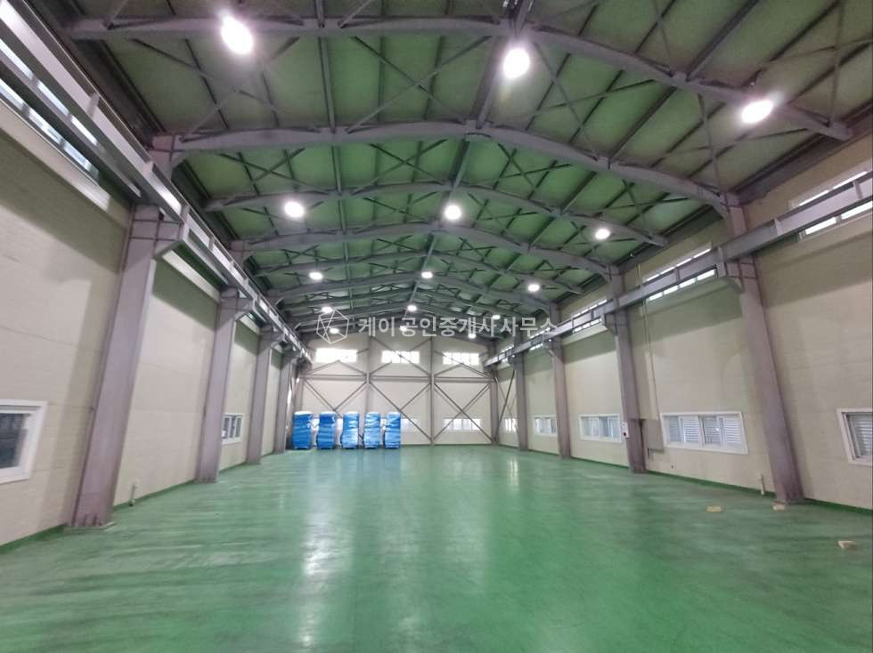 인천 서해구 원창동 C동 북항 인근, 230평 창고 공장, 사무실, 샤워실, 트레일러 내부 진입 가능 월세 매물번호 11880 사진 4
