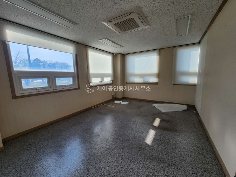 경기 파주시 월롱면 도내리 파주 대형 단독 사옥형 공장, 대지 약 2100평, 연면적 506평+가설175평, 서울문산고속 10분, 수도권제2순환고속 IC 예정지 인접 월세 매물번호 11887 사진 25