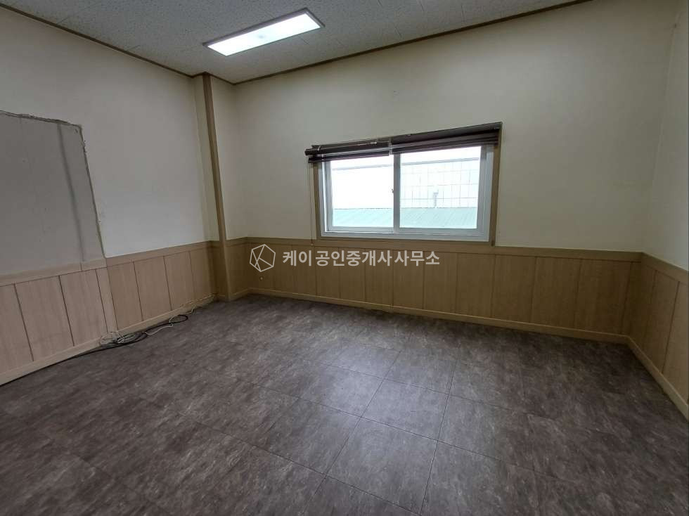 인천 서해구 가좌동 A동 연면적 401평 공장 창고, 단독 마당, 트레일러 출입 원활, 호이스트 2기 매매 매물번호 11888 사진 14