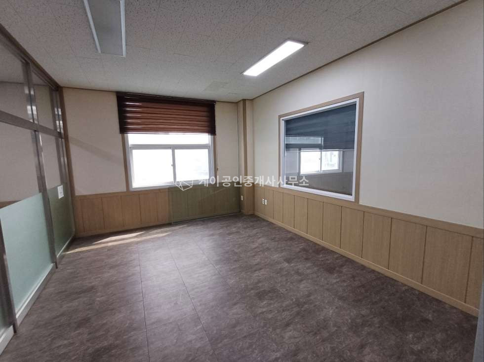인천 서해구 가좌동 A동 연면적 401평 공장 창고, 단독 마당, 트레일러 출입 원활, 호이스트 2기 매매 매물번호 11888 사진 18