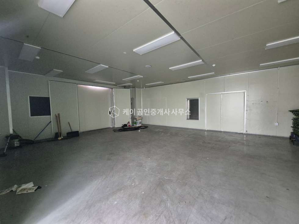 경기 양주시 남면 신산리 600평 1층 통임대, 넓은공동마당,오수직관,클린시설,대형차량,서양주IC14분 월세 매물번호 11902 사진 2
