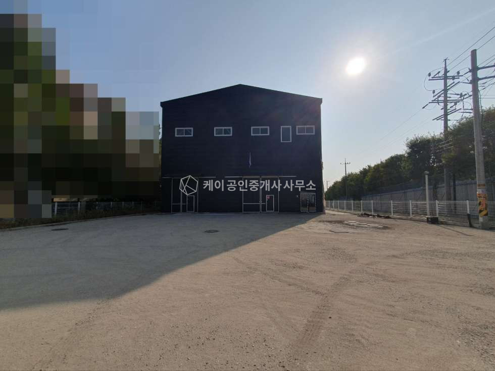 경기 김포시 통진읍 옹정리 1동 공장 1층 358평, 2층 56평, 층고 15.2m, 2차선도로변접, 단독마당 월세 매물번호 11245 사진 3
