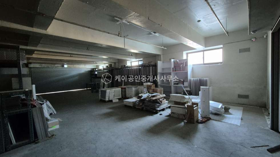 경기 고양덕양구 원흥동 4차선 도로접, 450평 사옥,성사IC 4분, 대형차량진입가능, 내부사무실,화장실 월세 매물번호 11546 사진 11