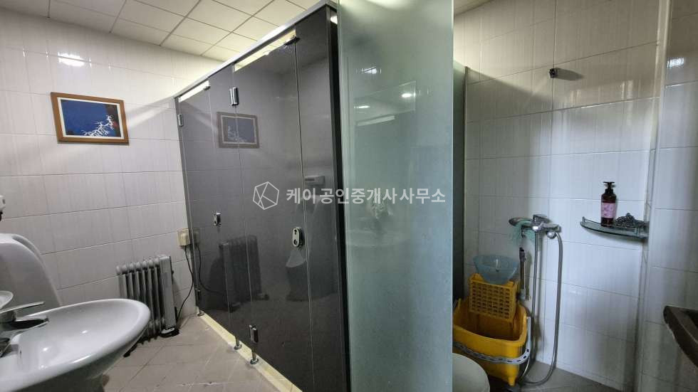 경기 고양덕양구 원흥동 4차선 도로접, 450평 사옥,성사IC 4분, 대형차량진입가능, 내부사무실,화장실 월세 매물번호 11546 사진 14