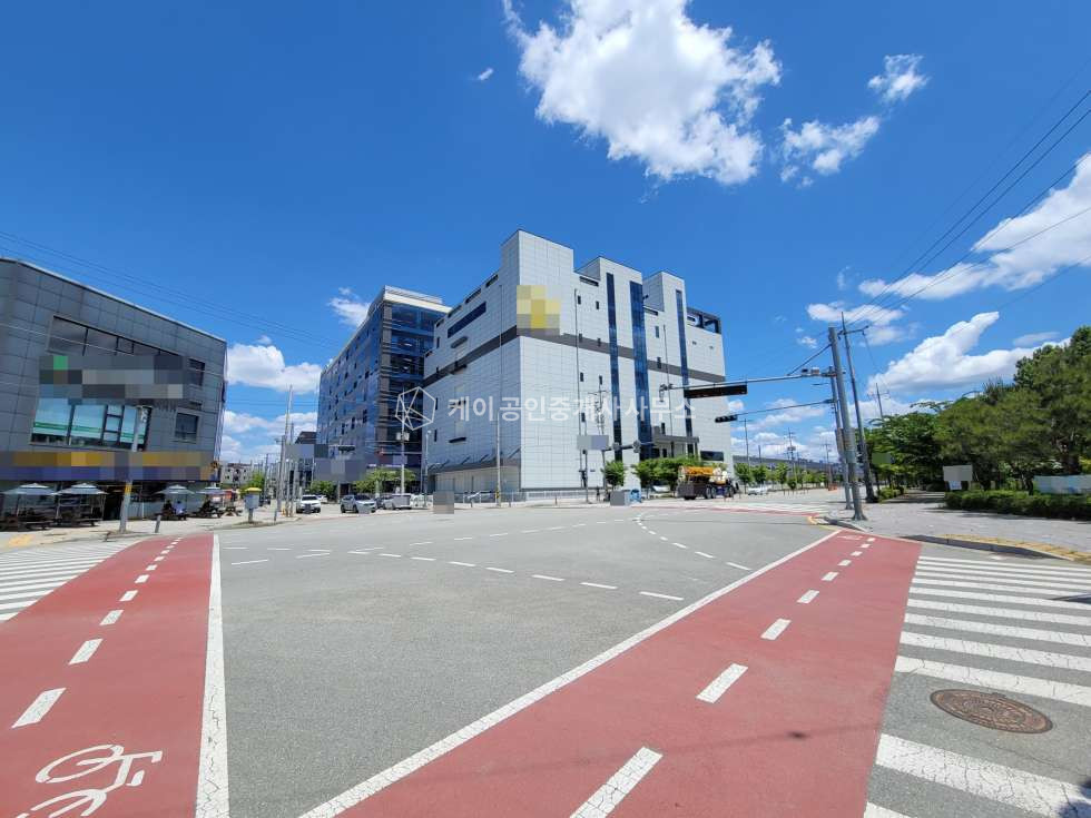 경기 평택시 진위면 갈곶리 1동 평택 진위2산단내 대로변, 연4,580평 공장, 수전용량990kw, 경부고속 오산ic 3km, 진위역 5분이내 월세 매물번호 10952 사진 5