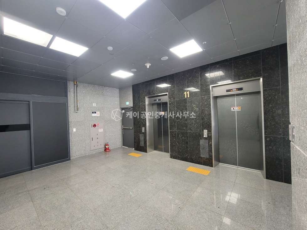 경기 파주시 목동동 골든에셋타워동 환상적인 탑층 야외테라스 200평, 통유리 광고효과 대형실내 190평, 넉넉한 광폭주차장, 홈플러스 상권 월세 매물번호 10579 사진 15