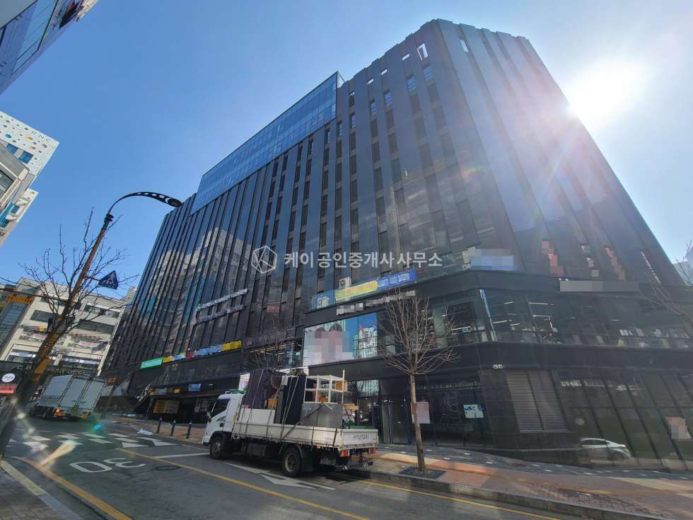 경기 파주시 목동동 골든에셋타워동 환상적인 탑층 야외테라스 200평, 통유리 광고효과 대형실내 190평, 넉넉한 광폭주차장, 홈플러스 상권 월세 매물번호 10579 사진 18