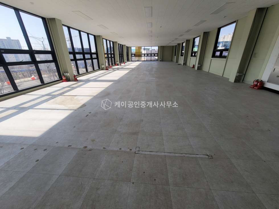 경기 고양일산동구 풍동 풍동 5차선 도로변 노출 좋은 상가, 건물 통임대, 각층 임대 가능 월세 매물번호 10630 사진 4