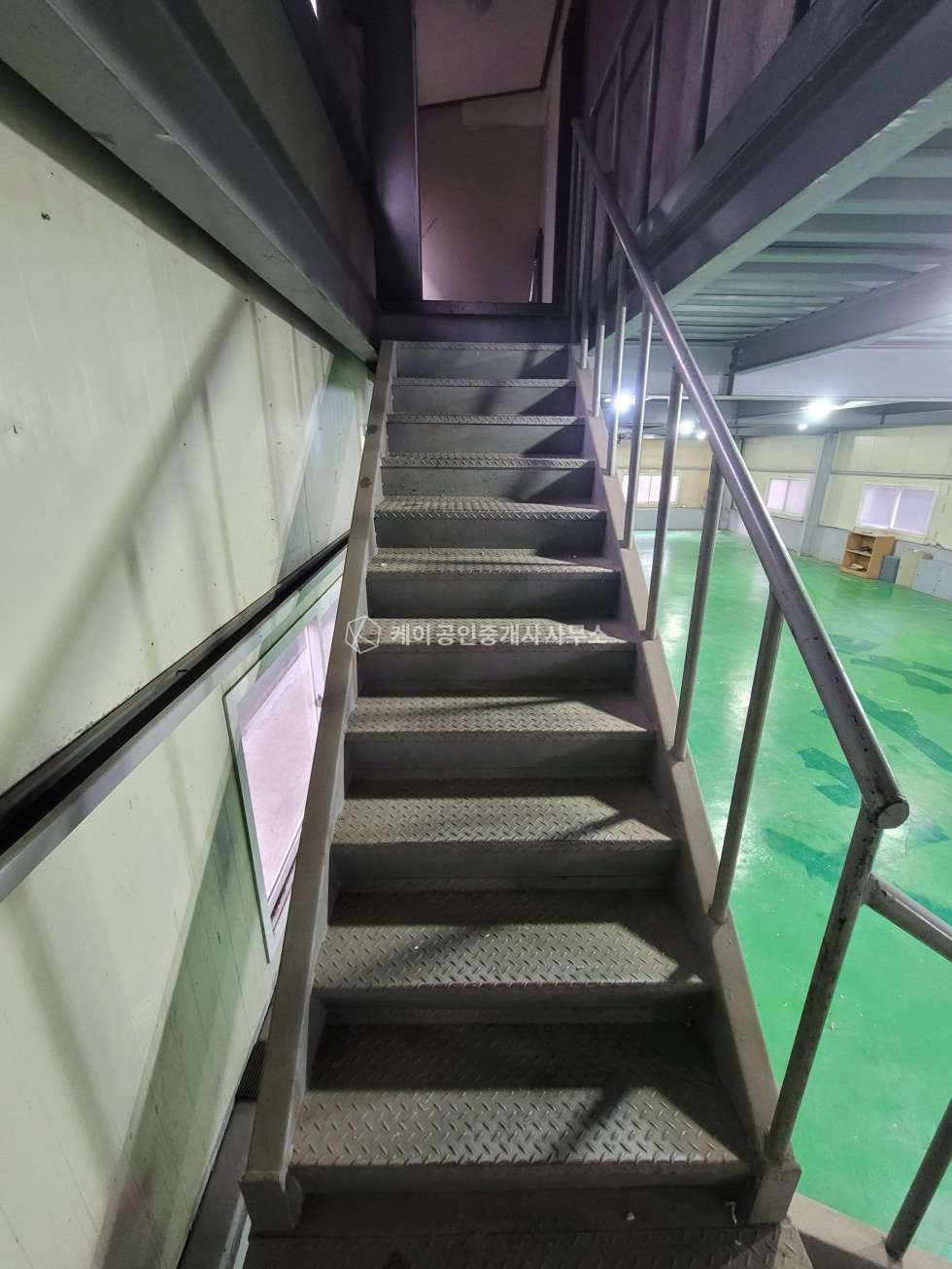 경기 파주시 연다산동 나동 연다산동 2차선 도로접, 1,2층 각 60평 공장, 츄레라 진입 월세 매물번호 10615 사진 3