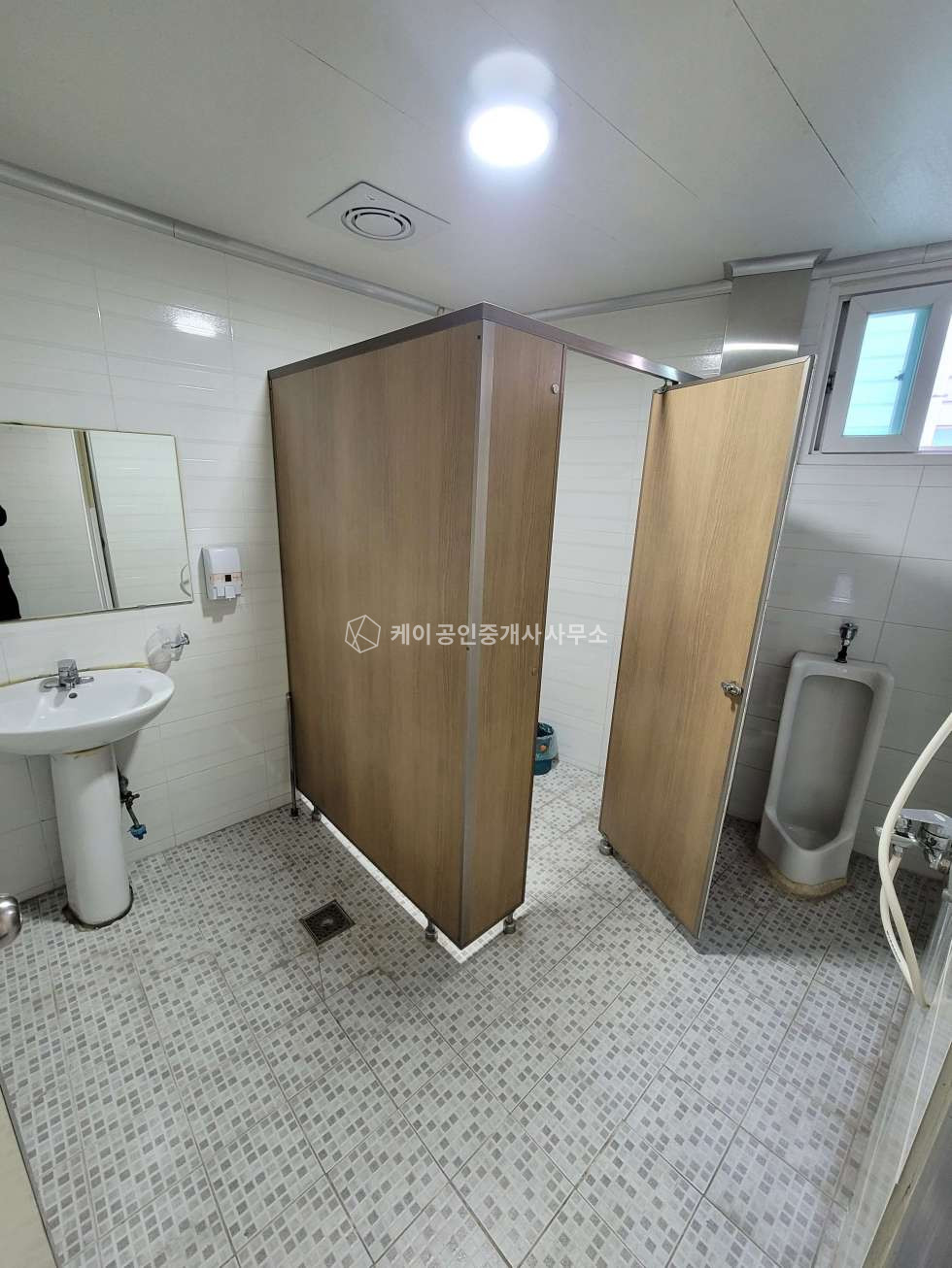 경기 고양일산서구 구산동 산남ic 2분, 구산동 실평55평, 저렴한 2종근생 , 매우깨끗한 실내컨디션, 남녀구분화장실,샤워실 월세 매물번호 10653 사진 5