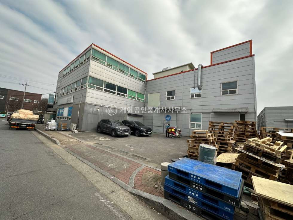 경기 파주시 조리읍 오산리 396-9 금촌IC 약10분,도로 인접하고 내부사무실 있는 공장,창고 월세 매물번호 10001 사진 2