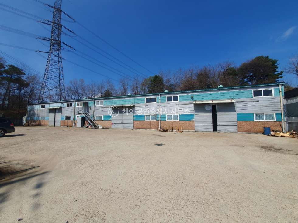 경기 김포시 양촌읍 학운리 공장 급매! 넓은 단독마당, 가설 포함 실 사용면적 약 400평 매매 매물번호 11955 사진 1