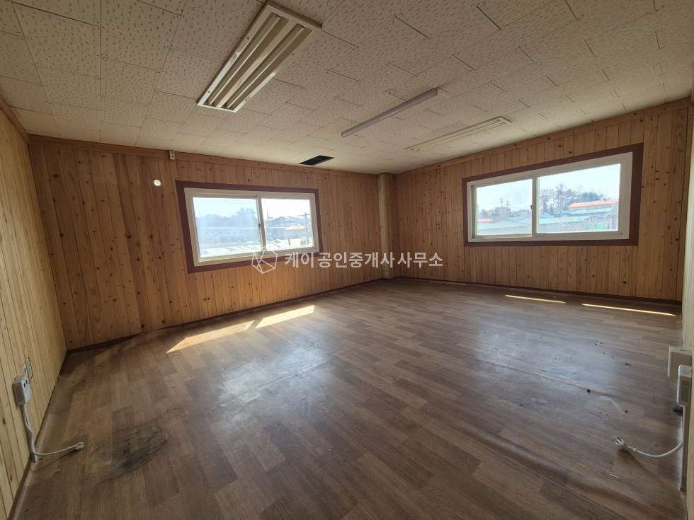 경기 양주시 광적면 가설포함 750평임대(분할임대O),기숙사동추가사용,대형마당, 서양주IC 5분 월세 매물번호 11901 사진 16