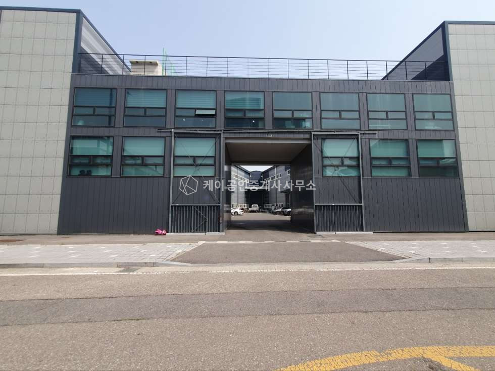 경기 김포시 양촌읍 학운리 주건축물제1동 고급자재로 건축된 공장, 연820평,200kw, 호이스트 3기 매매 매물번호 11962 사진 13