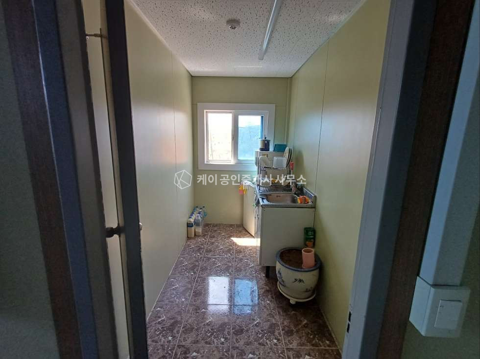 경기 안산단원구 화정동 주차 널널한 공장 창고, 대지 253평, 연면적 287평, 컨베이어 밸트 1,2층 연결 매매 매물번호 11967 사진 5