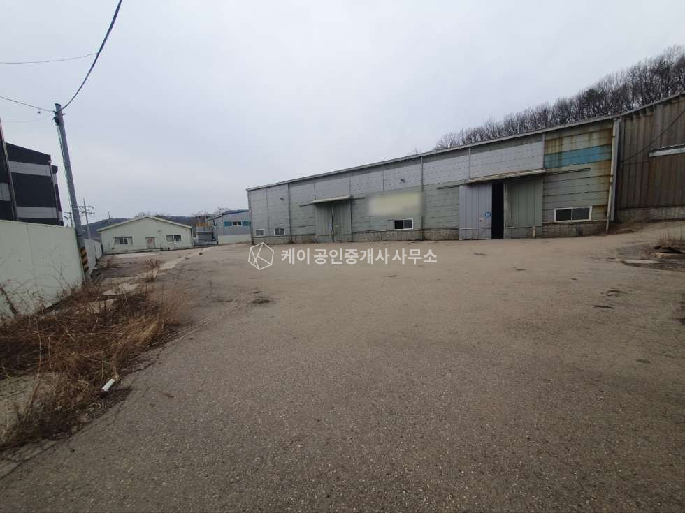 경기 김포시 대곶면 약암리 대지 1843평, 연면적 598평, 마당넓은 대형공장, 추가 임야 매매 가능 매매 매물번호 11854 사진 1
