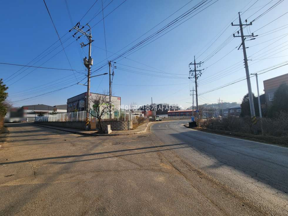 경기 파주시 월롱면 도내리 파주 대형 단독 사옥형 공장, 대지 약 2100평, 연면적 506평+가설175평, 서울문산고속 10분, 수도권제2순환고속 IC 예정지 인접 매매 매물번호 11993 사진 27