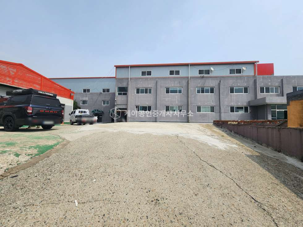 경기 화성만세구 양감면 송산리 화성 향남ic 1분, 대지면적 약 2290평, 클린룸 완비한 단독공장, 연면적 약 1383평 공장, 넓은단독마당, 고전력, 2차선 도로접 매매 매물번호 12007 사진 2