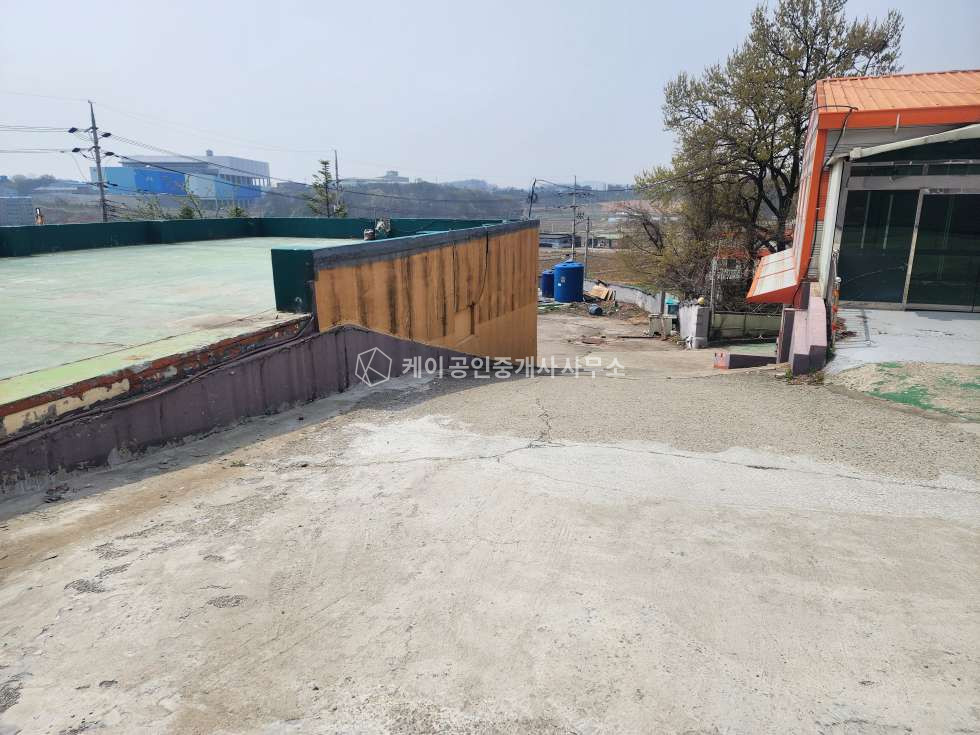 경기 화성만세구 양감면 송산리 화성 향남ic 1분, 대지면적 약 2290평, 클린룸 완비한 단독공장, 연면적 약 1383평 공장, 넓은단독마당, 고전력, 2차선 도로접 매매 매물번호 12007 사진 9