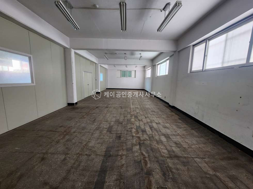 경기 화성만세구 양감면 송산리 화성 향남ic 1분, 대지면적 약 2290평, 클린룸 완비한 단독공장, 연면적 약 1383평 공장, 넓은단독마당, 고전력, 2차선 도로접 매매 매물번호 12007 사진 32