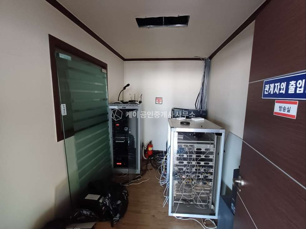 경기 안산단원구 원시동 A동 2,3층 약 1000평 클린룸 제조시설, 넓은 마당, 트레일러 진출입 원활, 저렴한 임대료 월세 매물번호 12052 사진 26