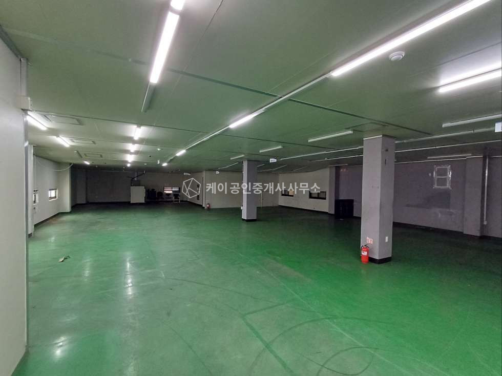 경기 안산단원구 원시동 B동 임대면적 370평, 1층 준클린룸 설치, 화물리프트 연결, 넓은 마당 월세 매물번호 12053 사진 5