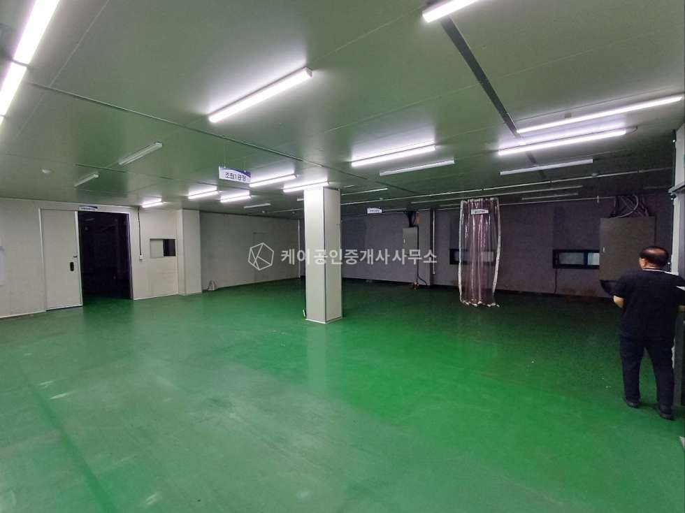 경기 안산단원구 원시동 B동 임대면적 370평, 1층 준클린룸 설치, 화물리프트 연결, 넓은 마당 월세 매물번호 12053 사진 7