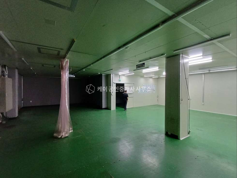 경기 안산단원구 원시동 B동 임대면적 370평, 1층 준클린룸 설치, 화물리프트 연결, 넓은 마당 월세 매물번호 12053 사진 8