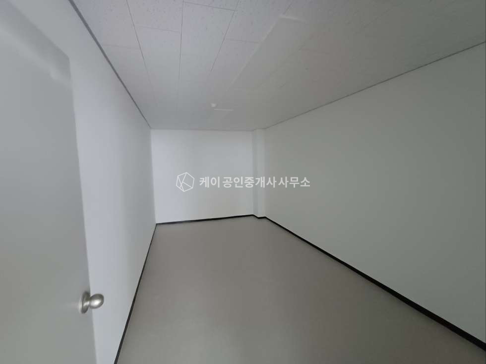 경기 안산단원구 원시동 B동 임대면적 370평, 1층 준클린룸 설치, 화물리프트 연결, 넓은 마당 월세 매물번호 12053 사진 13