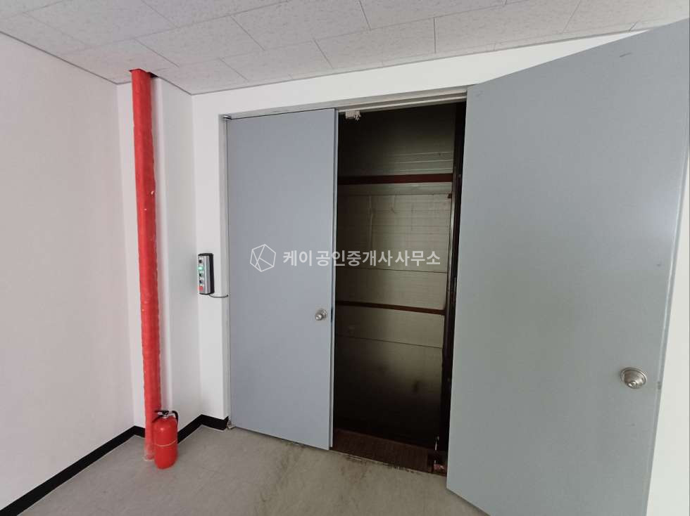 경기 안산단원구 원시동 B동 임대면적 370평, 1층 준클린룸 설치, 화물리프트 연결, 넓은 마당 월세 매물번호 12053 사진 14