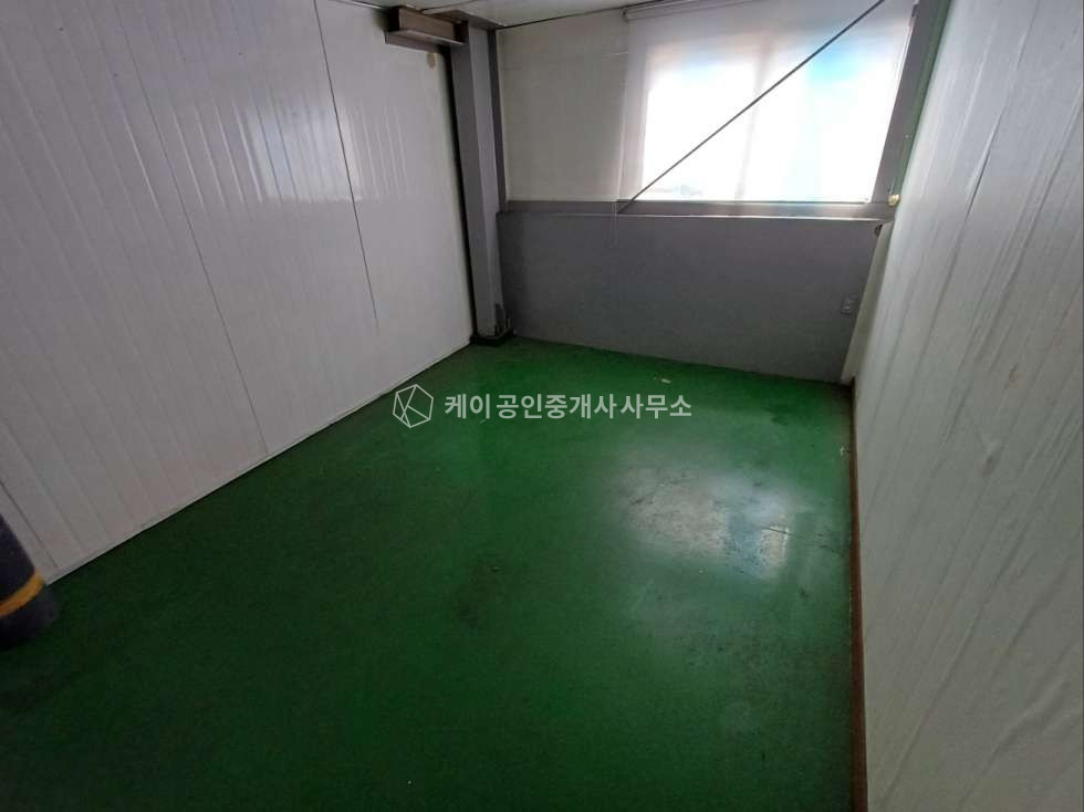 경기 시흥시 정왕동 D동 시화공단 대로변 ,임대면적 162평, 호이스트 5톤, 내부 사무실,화장실, 월세 매물번호 12093 사진 8