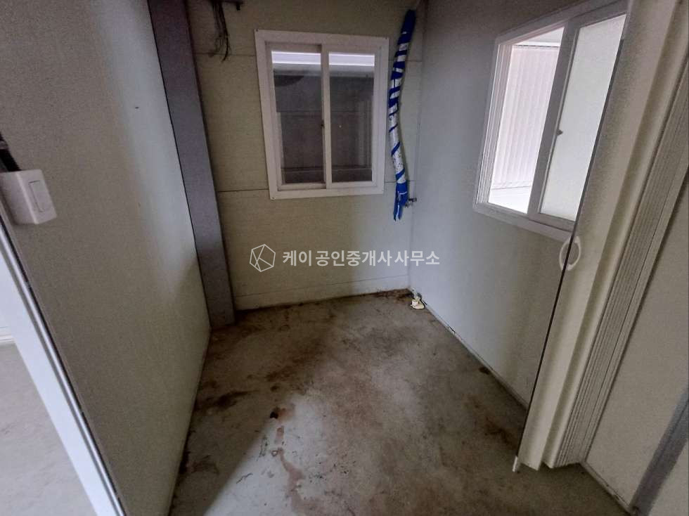 경기 시흥시 정왕동 가동 시화공단 내, 임대면적 200평, 호이스트 5톤 더블, 150kw, 사무실 별도 (20평) 월세 매물번호 12095 사진 11
