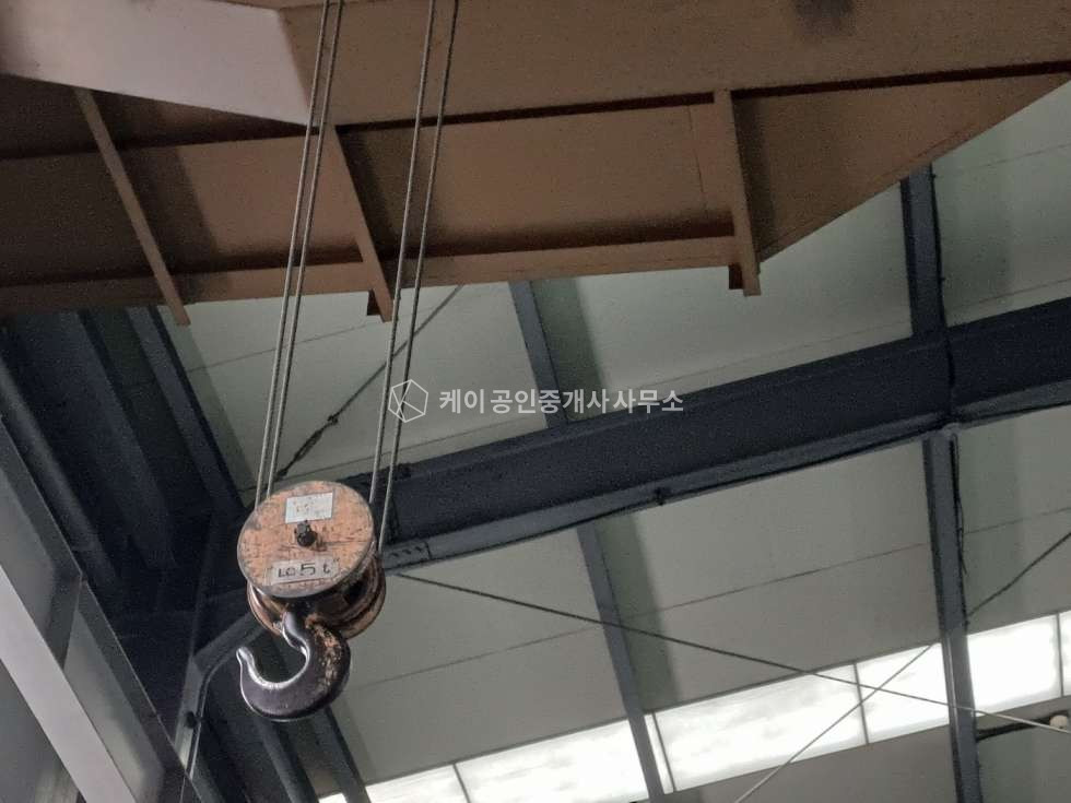 경기 시흥시 정왕동 A동 정왕천 인근 150평 공장, 넓은 마당 공동 사용, 호이스트 5톤, 트레일러 진출입 가능 월세 매물번호 12096 사진 5