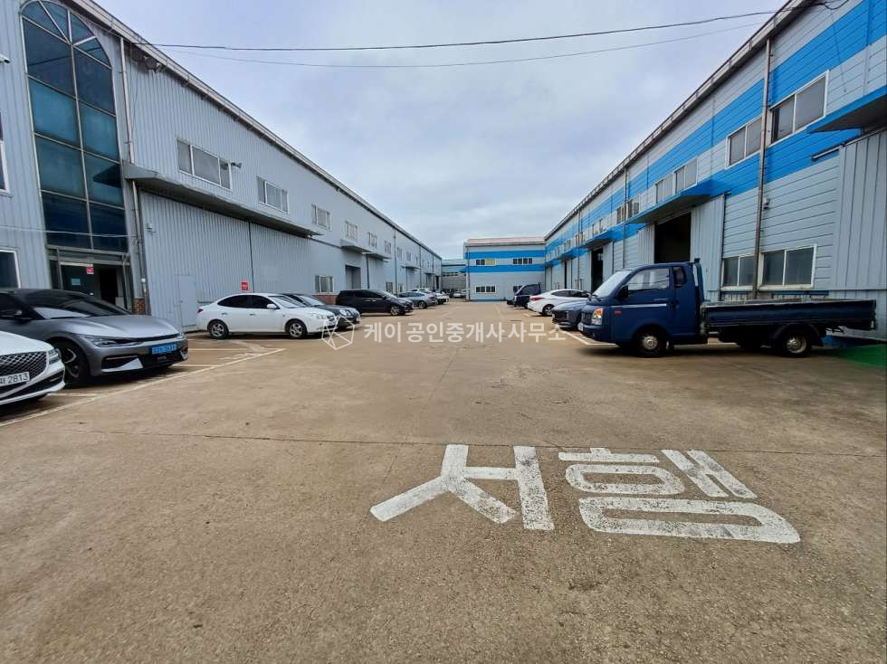 경기 시흥시 정왕동 A동 정왕천 인근 150평 공장, 넓은 마당 공동 사용, 호이스트 5톤, 트레일러 진출입 가능 월세 매물번호 12096 사진 13