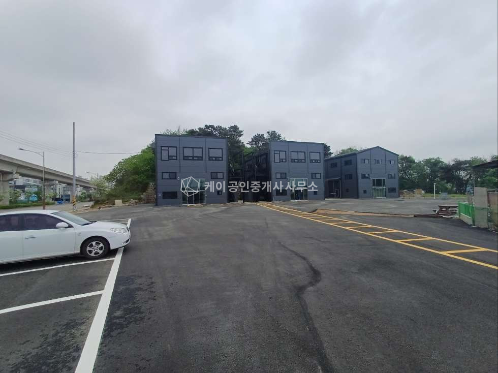 인천 검단구 오류동 약 700평 넓은 마당, 60평 3개동, 대로변 광고효과 좋음. 물류센타, 카페 등 추천 월세 매물번호 12098 사진 2