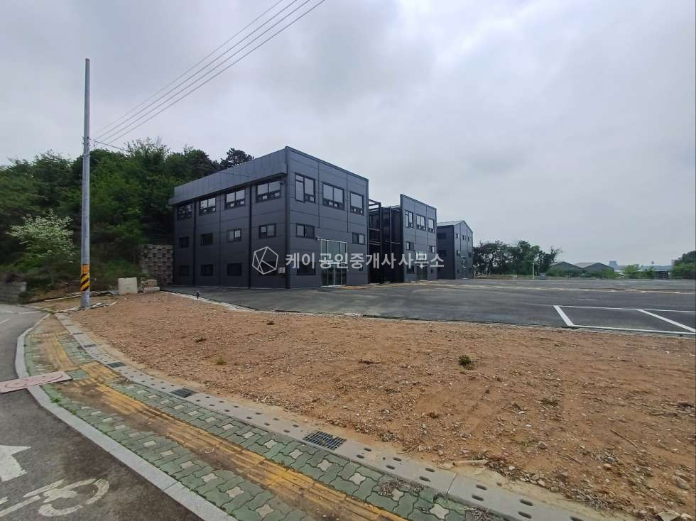 인천 검단구 오류동 약 700평 넓은 마당, 60평 3개동, 대로변 광고효과 좋음. 물류센타, 카페 등 추천 월세 매물번호 12098 사진 19