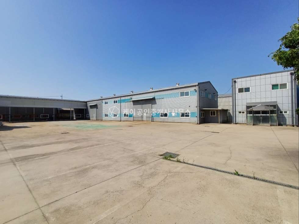 경기 김포시 대곶면 율생리 대지 1039평, 연면적 210평, 사옥형 공장 창고, 40ft 트레일러 회차 가능. 매매 매물번호 12106 사진 2
