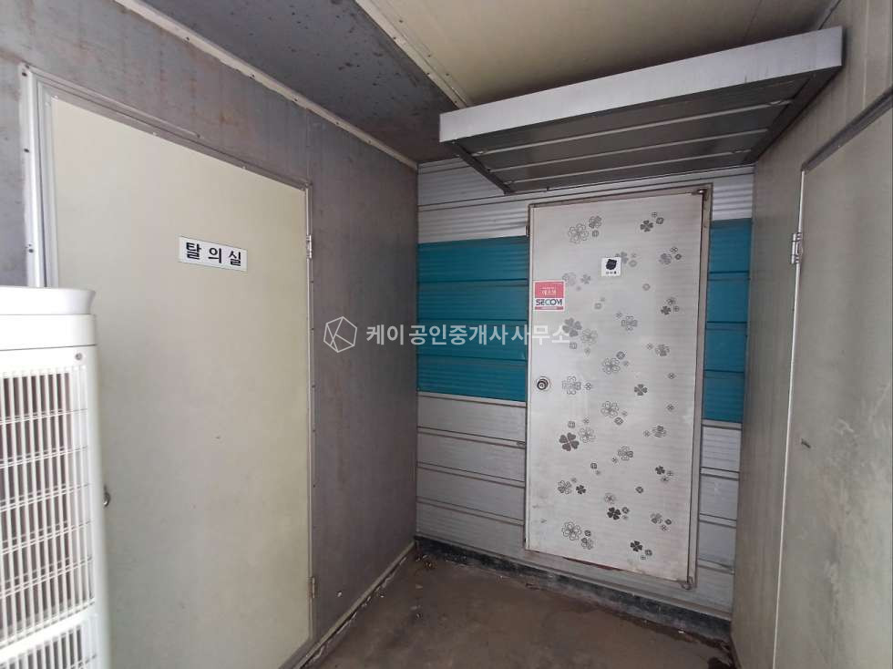 경기 김포시 대곶면 율생리 대지 1039평, 연면적 210평, 사옥형 공장 창고, 40ft 트레일러 회차 가능. 매매 매물번호 12106 사진 11